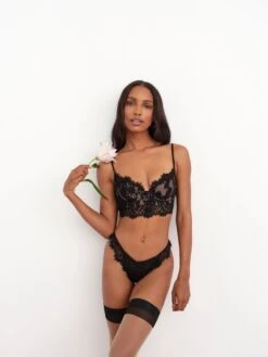 Faye Lace Underwire Bra 11 Faye Lace Underwire Bra -Lingerie Boutique Shop 220322 BC FLLxVS LOOK 10 0042