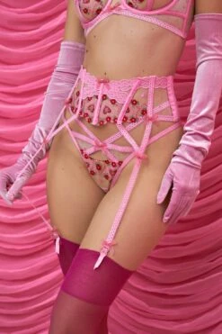 Whimsical Garden Garter